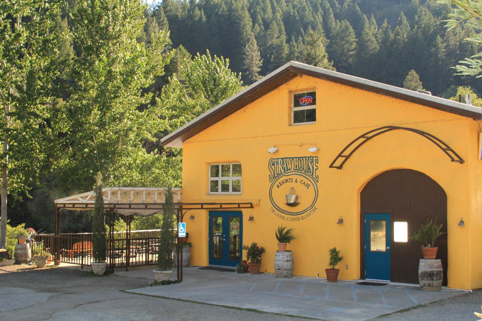 Strawhouse Resorts Big Bar Exterior foto